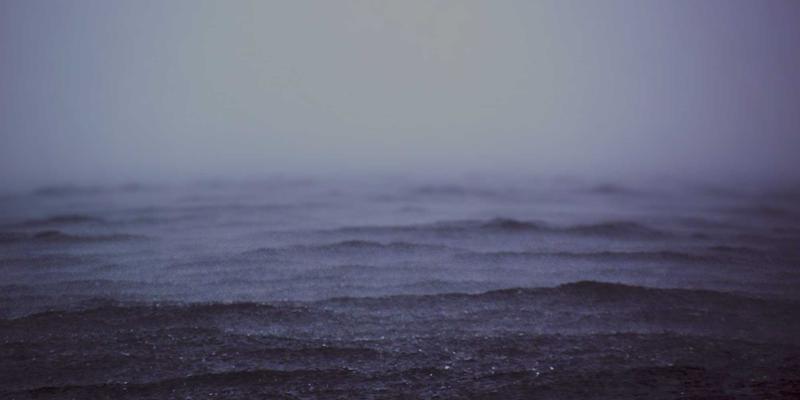 集中采购VS分散采购:工业品采购策略深度解析,如何为您的工具设备与MRO服务选择最优解